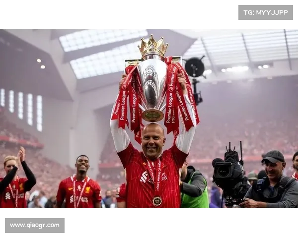 维尔茨荣膺踢球者年度足球先生 舒斯特当选最佳主帅 维尔茨荣膺踢球者年度足球先生 舒斯特当选最佳主帅